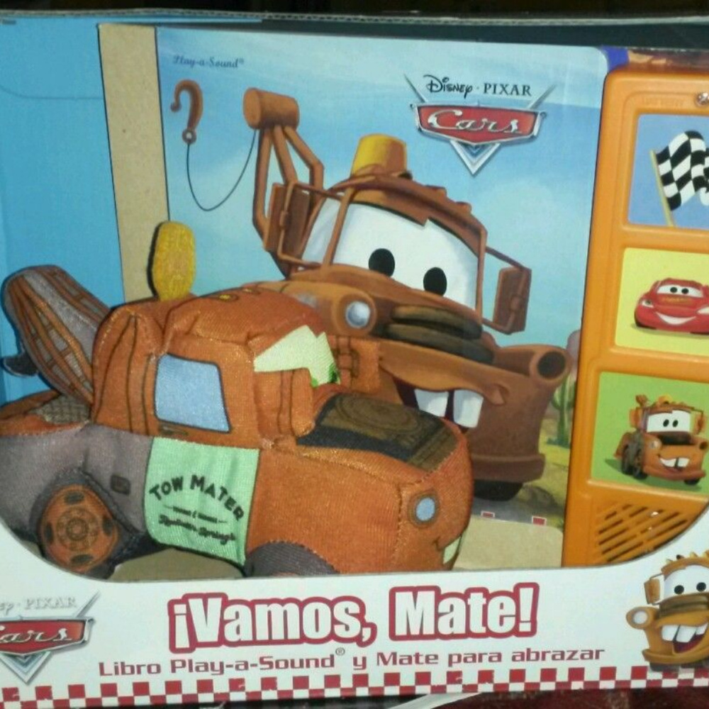 Disney Play Sound Book TOW MATER SPANISH Disney PIXAR Cars INCLUDES PLUSH TOY NW - Picture 1 of 4
